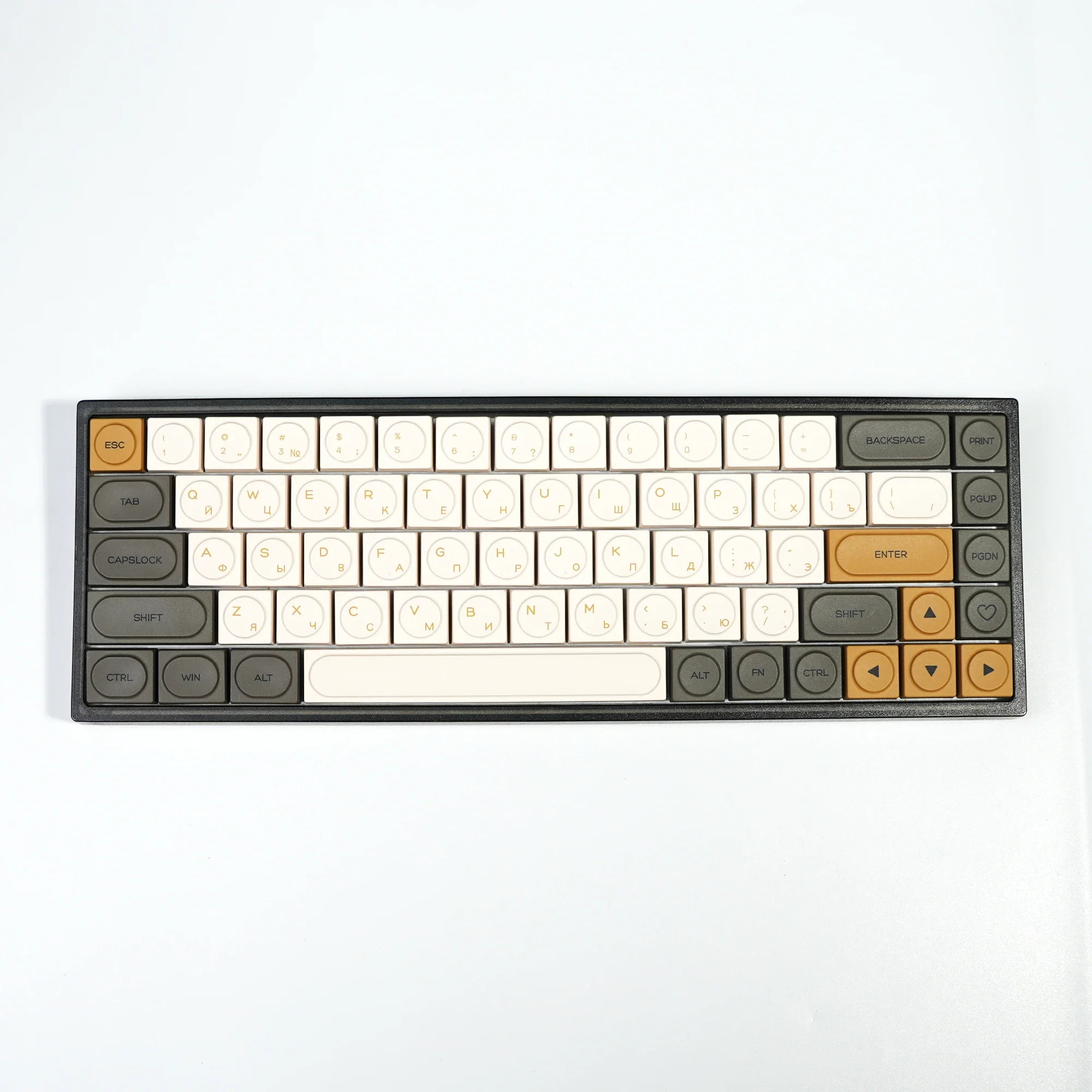Фото KBDiy PBT низкопрофильные русские колпачки для механических клавиатур, изготовленные на заказ блестящие колпачки для клавиш MX Switch HitBox 138-клавишные колпачки №3