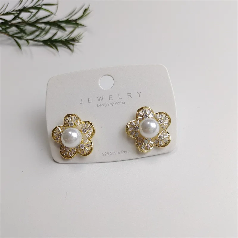 

Shiny AAA Grade Zircon Pearl Flower Earrings Korean Fashion Luxury Niche Design Earrings Women's Earrings Wholesale