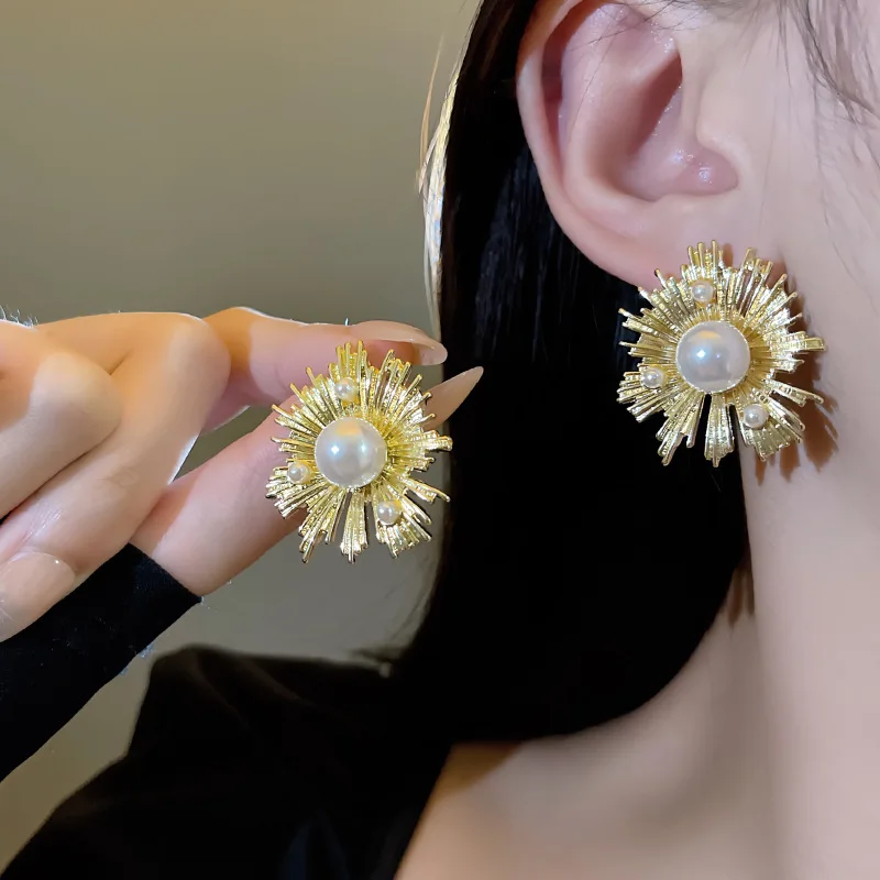 

2023 New Fashion Trend Unique Design Elegant Delicate Retro Sunflower Pearl Earrings Women Jewelry Party Premium Gifts Wholesale