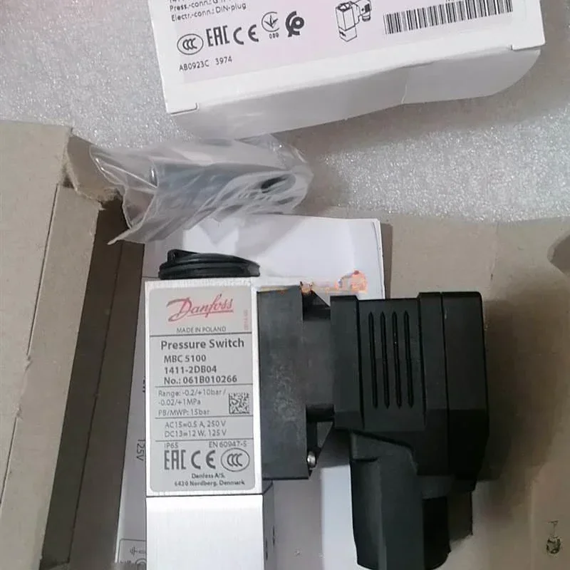 Для датчика давления Danfoss 061B 010266