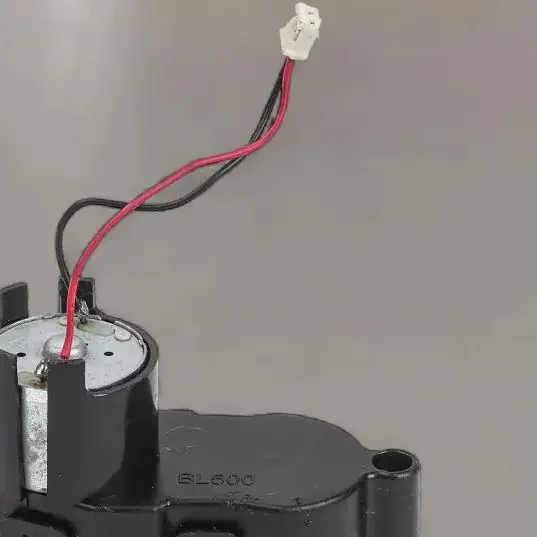 Фото Мотор боковой щетки для роботов-пылесосов Cecotec Conga BL500 T2 T3 1290 1390 1490 1590 и Redmond R500 (запчасть) №1