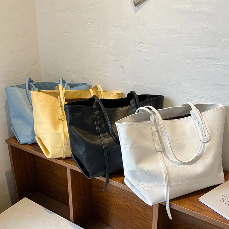 

2022 Fashion Women's Bag High Fashion Tote Bag Portable Shoulder Bag Versatile Large Capacity Female Shopping Bag