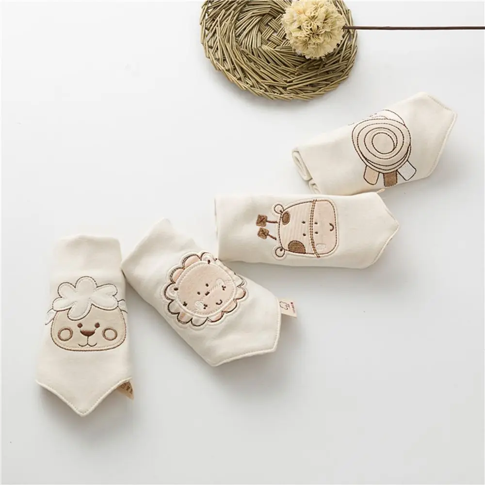 

Button Drool Stuff Bibs Feeding Apron Cartoon Embroidery Burp Cloths Triangle Towel Cotton Bibs Baby Bibs Saliva Towel