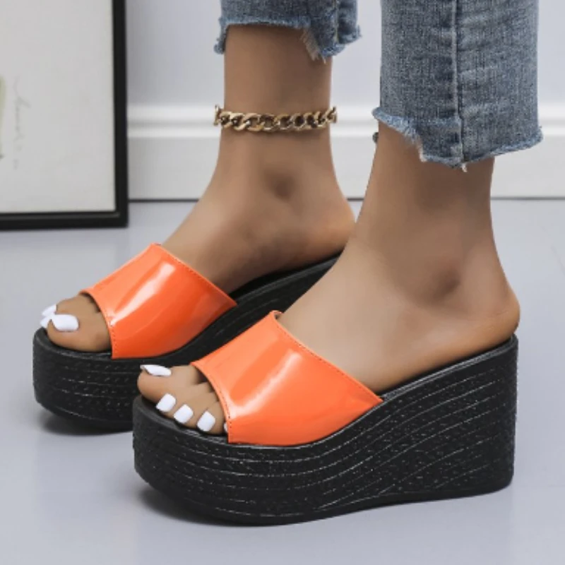 

Wedge Heel Slippers Women's Summer Sponge Cake Platform Sandals All-match Seaside Beach Shoes Fashion High-heeled Flip Flops