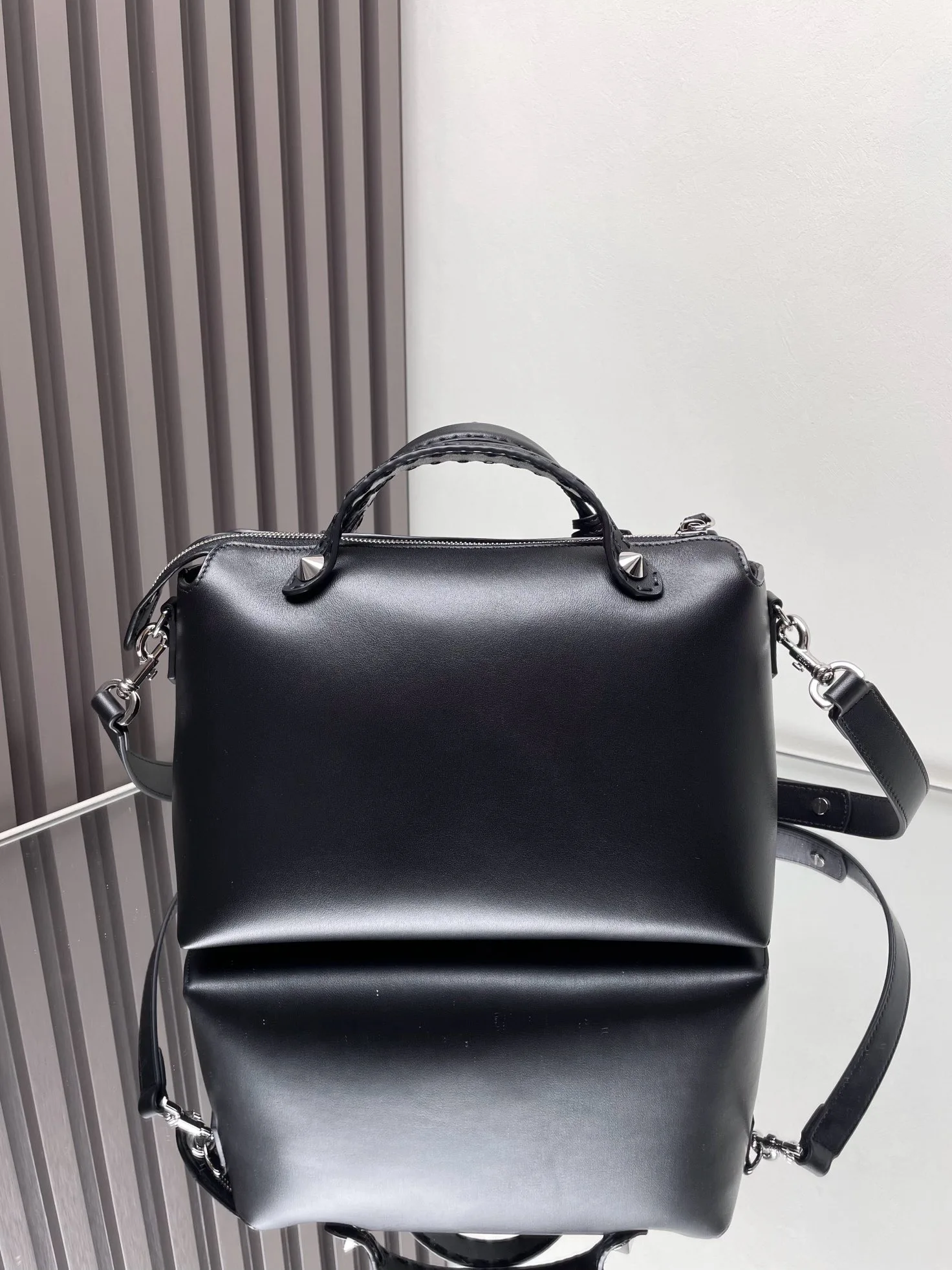 Новая Элегантная Белая кожаная сумка с металлическими ручками и передней