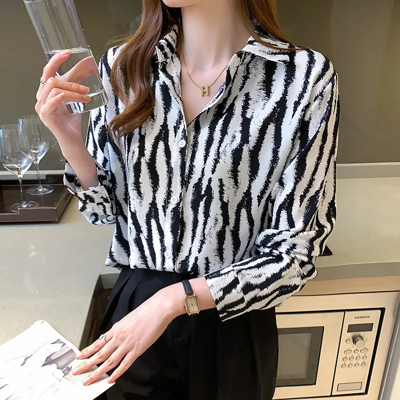 

2023 wide zebra shirt with lapel stitching