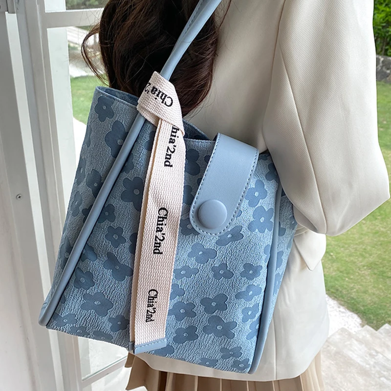 

Denim Floral Hasp Shoulder Bag Woman Fashion Large Capacity Tote Bag Daily Casual Shopping Bag
