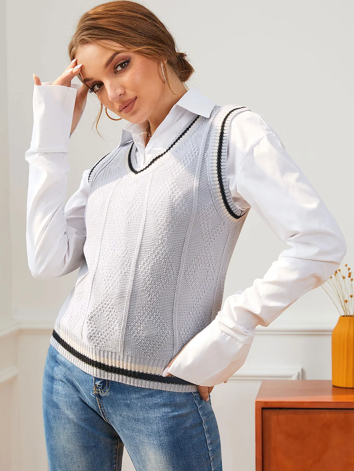 

ZAFUL Striped Trim Argyle Knit Sweater Vest Girls Preppy Style Cricket Jumper Sleeveless Sweater for Spring Autumn Winter