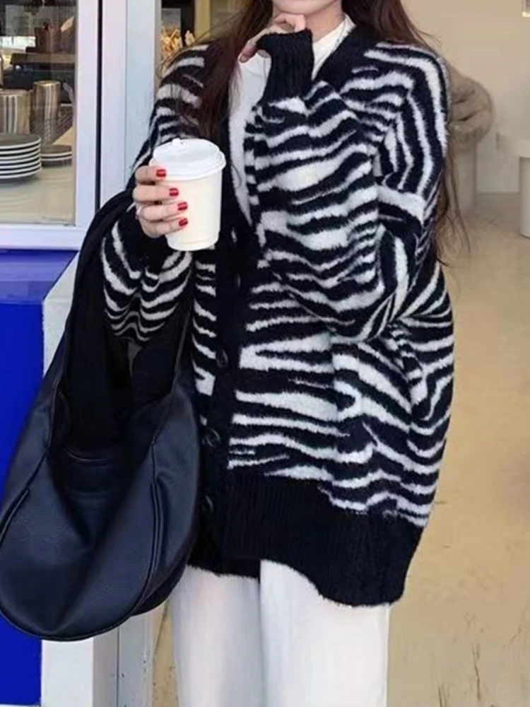 

Женский вязаный кардиган оверсайз с принтом зебры, теплый толстый свободный свитер с V-образным вырезом в винтажном стиле, новинка 2023