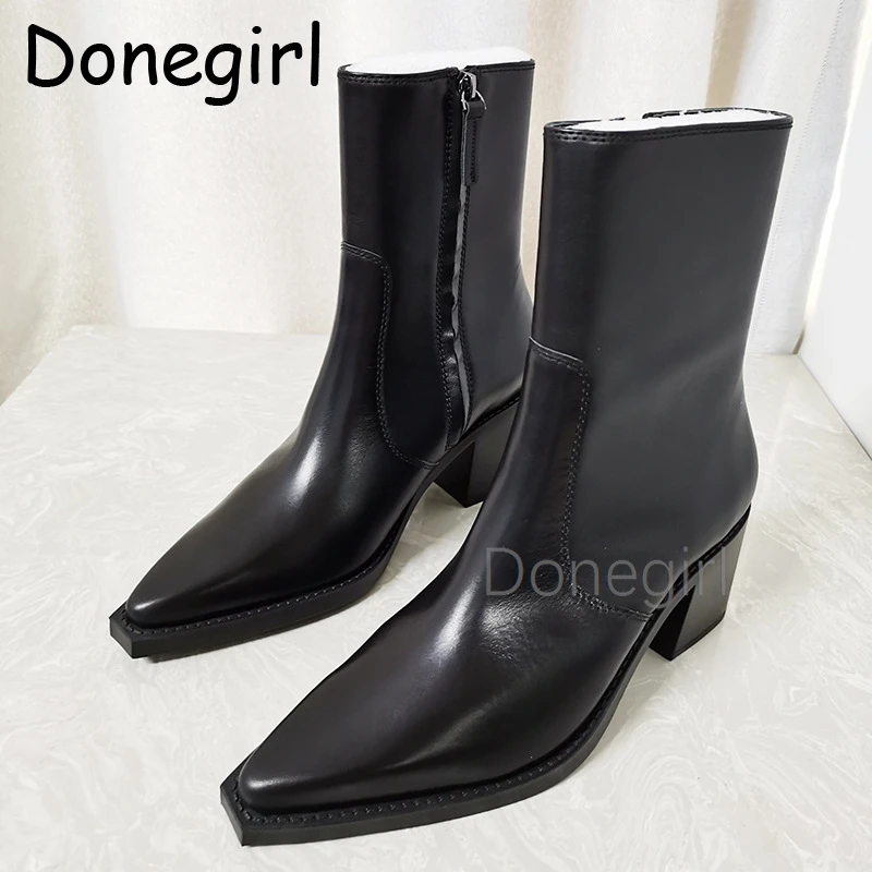 Женские ботинки из натуральной кожи с острым носком на высоком массивном каблуке