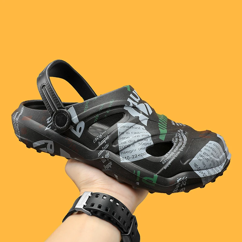 

Summer New Men's Clogs Sandals EVA Lightweight Beach Slippers Non-slip Mule Men Garden Clog Shoes Casual Flip Flops