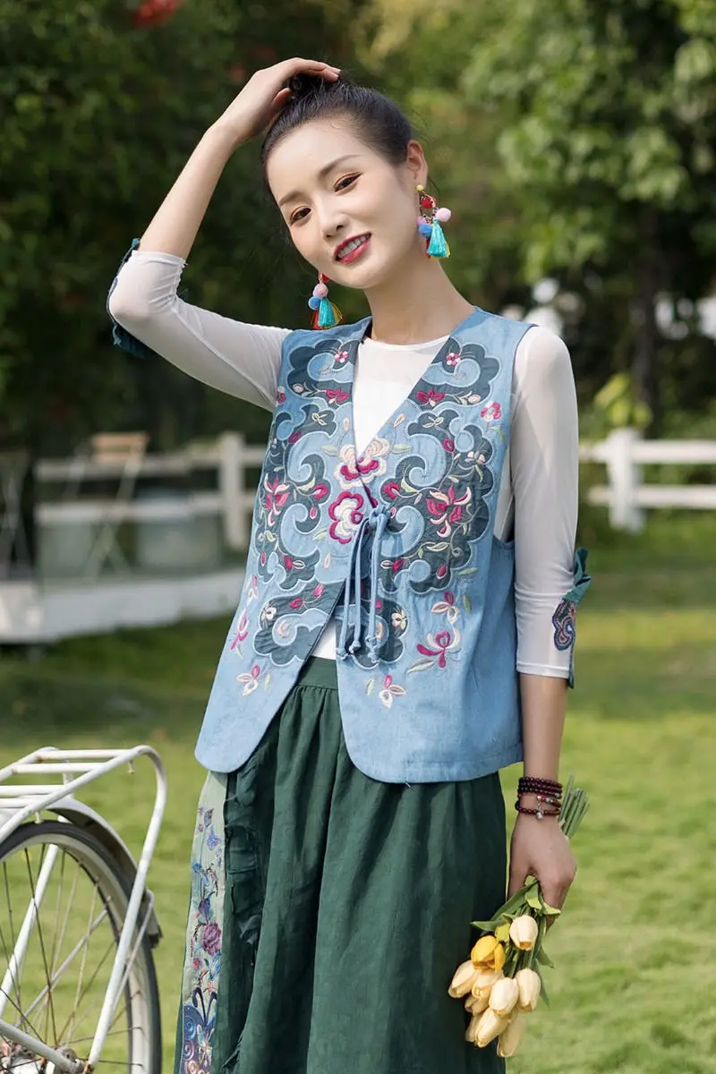 Женский джинсовый жилет с V-образным вырезом без рукавов