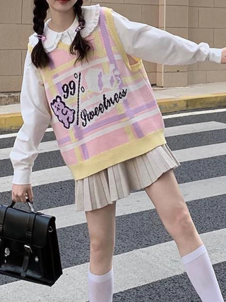 Жилет вязаный жаккардовый с V-образным вырезом без рукавов