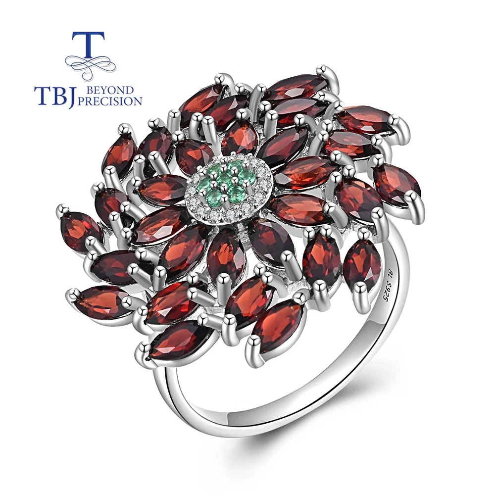 Великолепное женское кольцо с красным гранатом