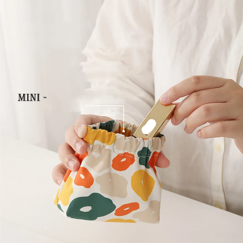 

2022Mini Storage Bag Small Mouth Red Bag Key Zero Purse Cosmetic Cartoon Mini Storage Bag Children's Gift