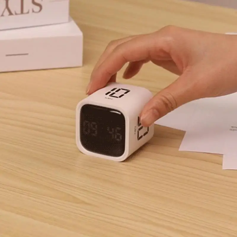 Кубический таймер продукта датчик гравитации переворачивающийся светодиодный