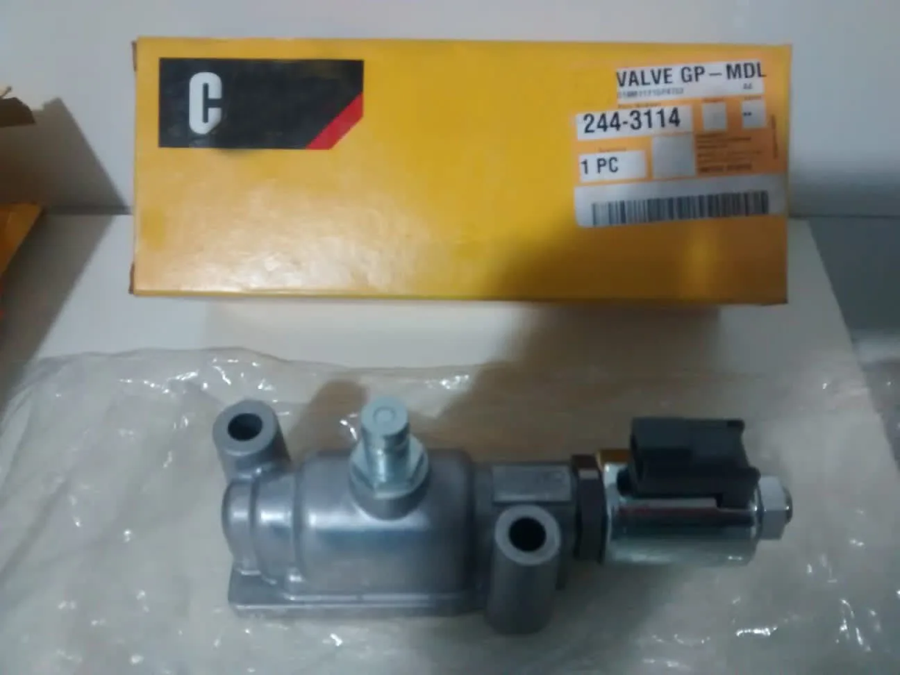 

Высокое качество 244-3114 OEM для CAT гидравлический запорный электромагнитный клапан 24 В 2443114 для C9 C13 C15