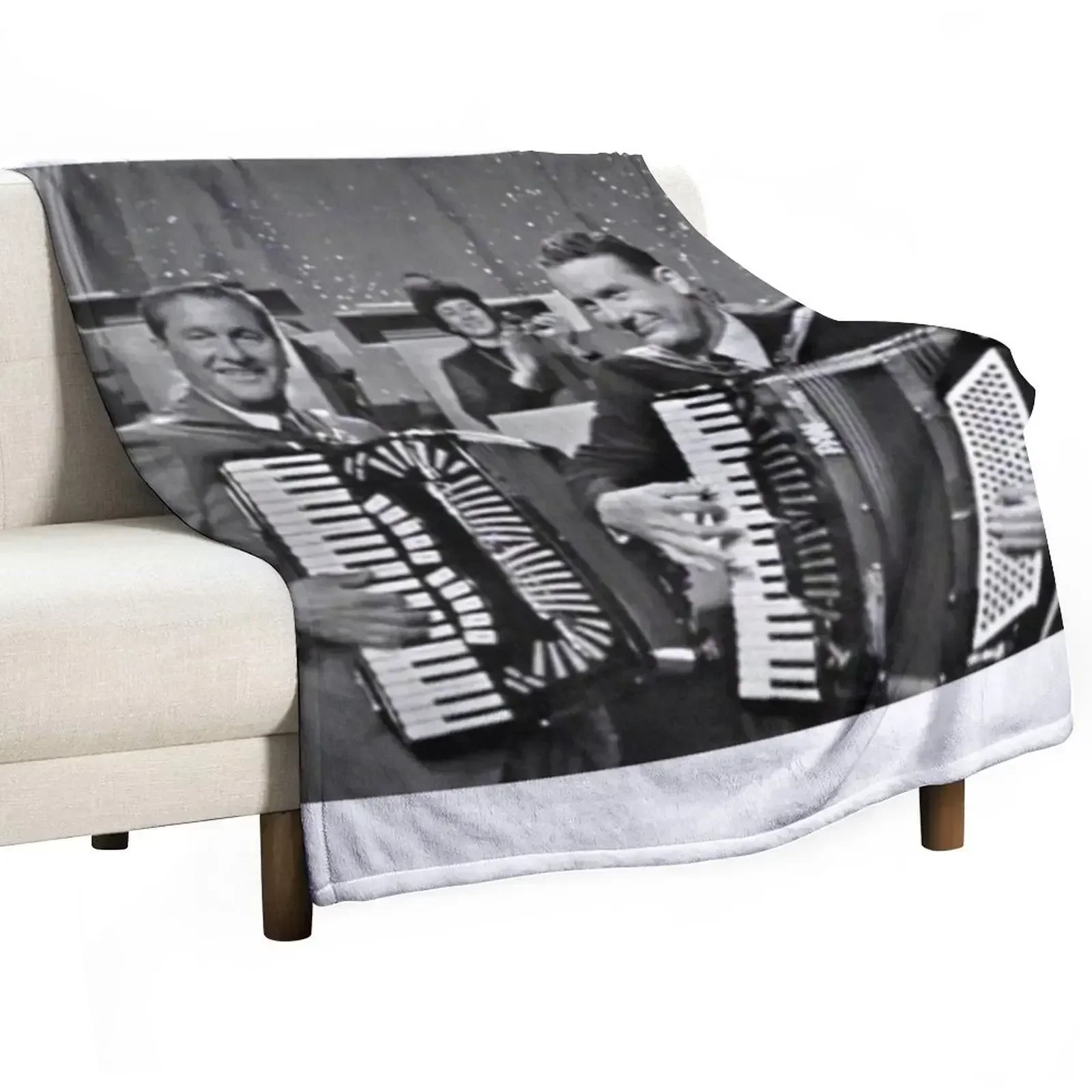 Фото Плед Lawrence Welk & Myron Floren, легкий и теплый плед для использования в помещении и на открытом воздухе №1