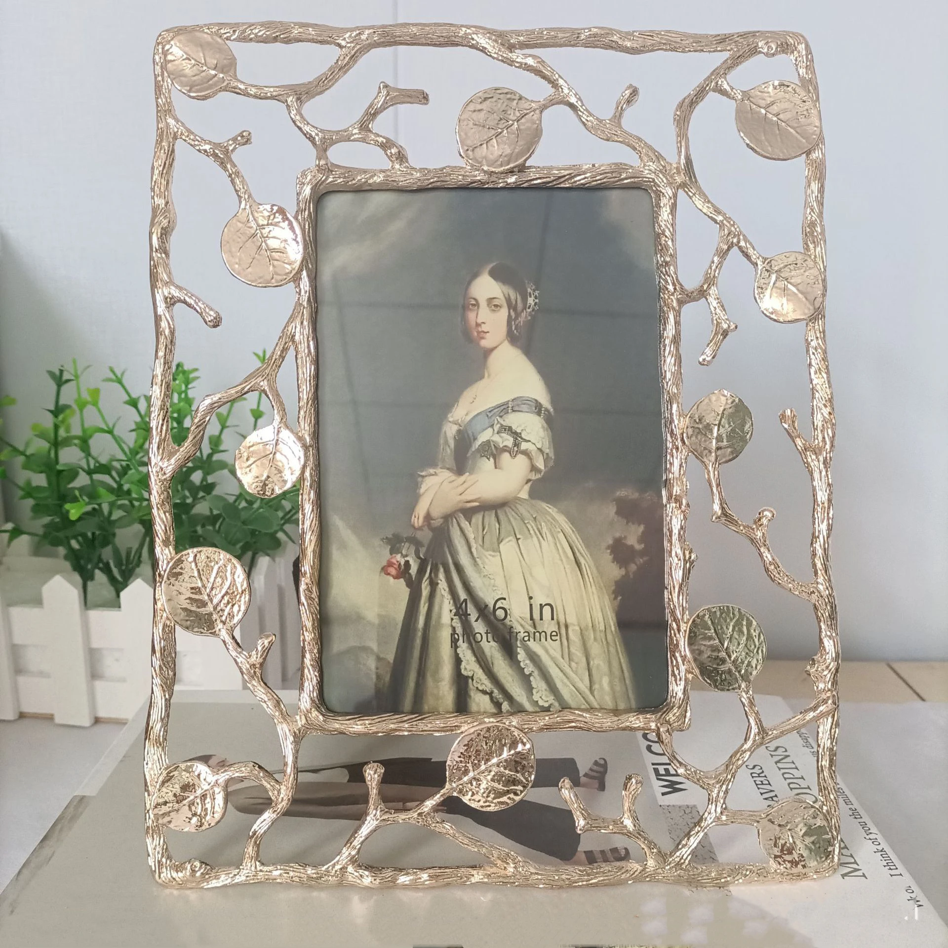 

Металлическая фоторамка LANGYAS BAISHA 6", 7", 10"