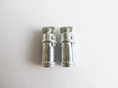 

Mato One Pair 1/16 German Fire Extinguisher Tmy HengLong MT070 TH00758