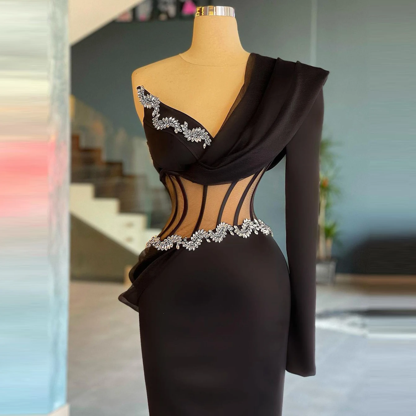 

2022 New Elegant Black Evening Dresses One Shoulder Long Sleeves Crystals Beaded Plus Size Lace-up Back Women Pageant Gowns