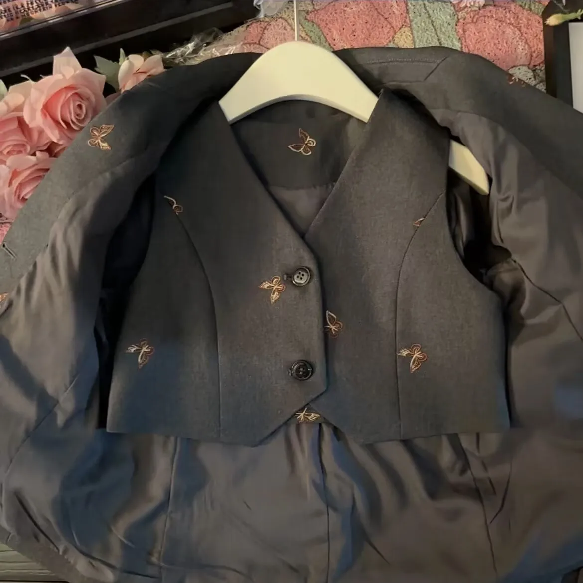 Осенний Молодежный костюм для девочек с вышивкой бабочкой куртка + жилет