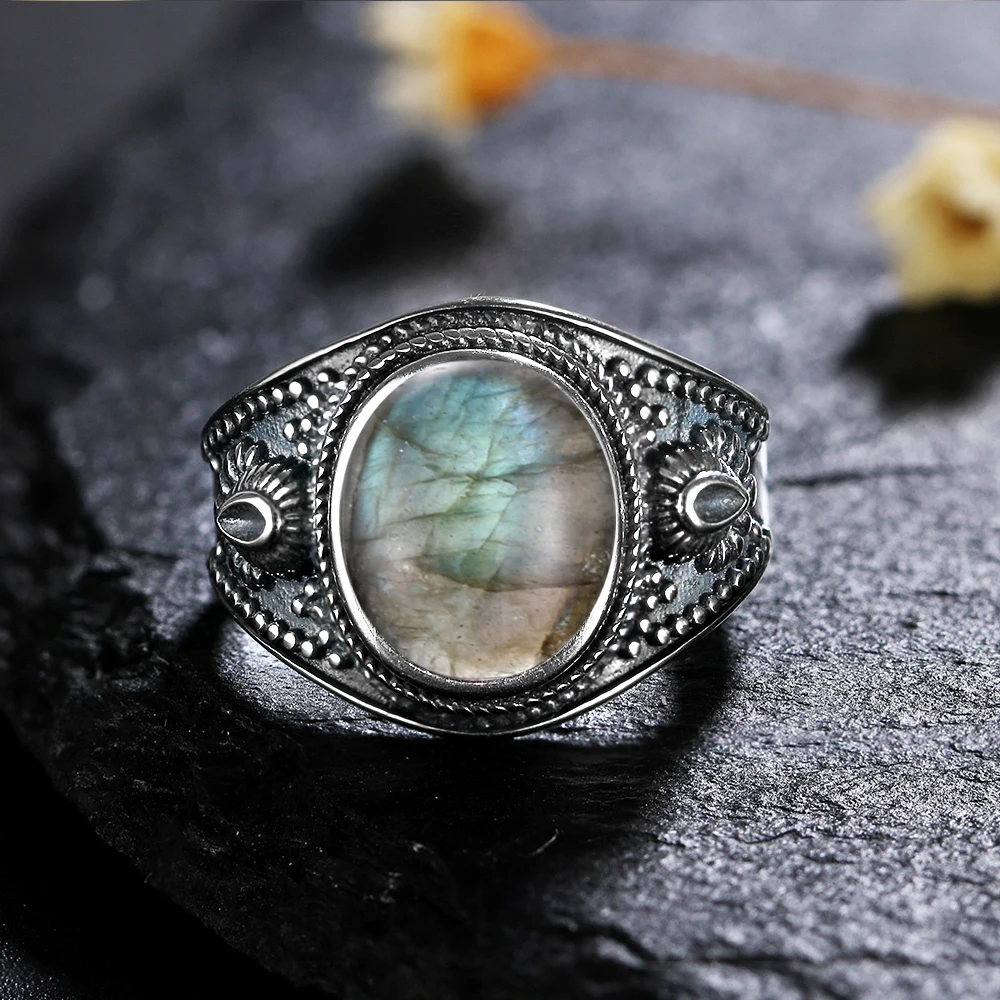 Кольцо из серебра 925 пробы с натуральным тигровым глазом 8x10 мм