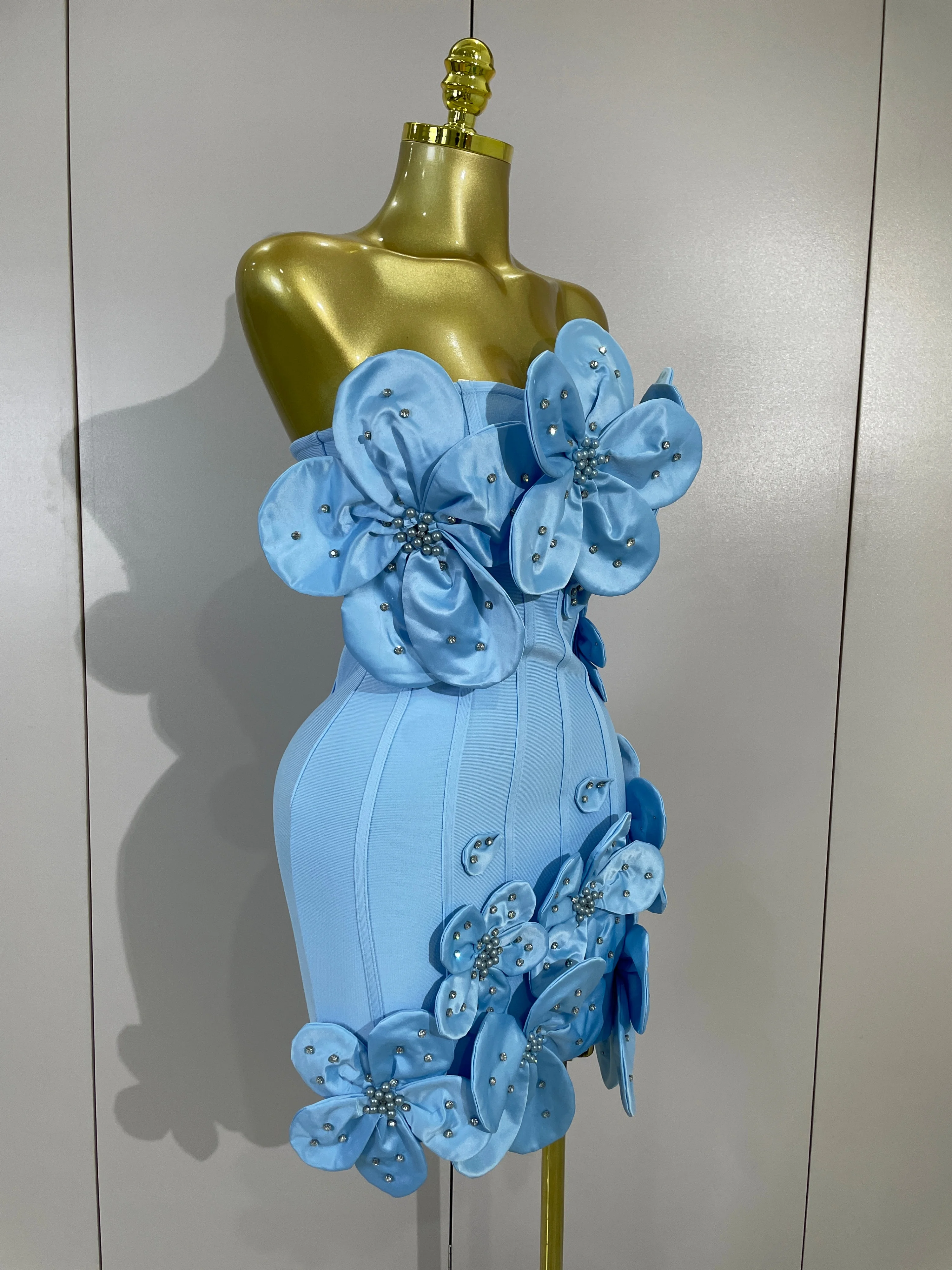 Фото Роскошное шикарное короткое облегающее платье без бретелек с 3D-цветами из бисера, элегантное вечернее платье для выпускного, дня рождения, свадьбы, для гостей №4