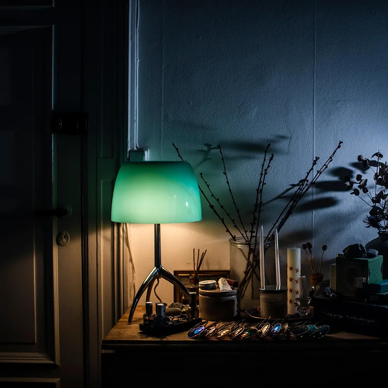 Современная светодиодная настольная лампа в итальянском стиле Foscarini Lumiere для