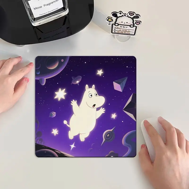 Фото Коврик для мыши с милым мультяшным принтом Moomin, нескользящий резиновый водонепроницаемый коврик для мыши, портативный офисный игровой компьютерный коврик для стола №4