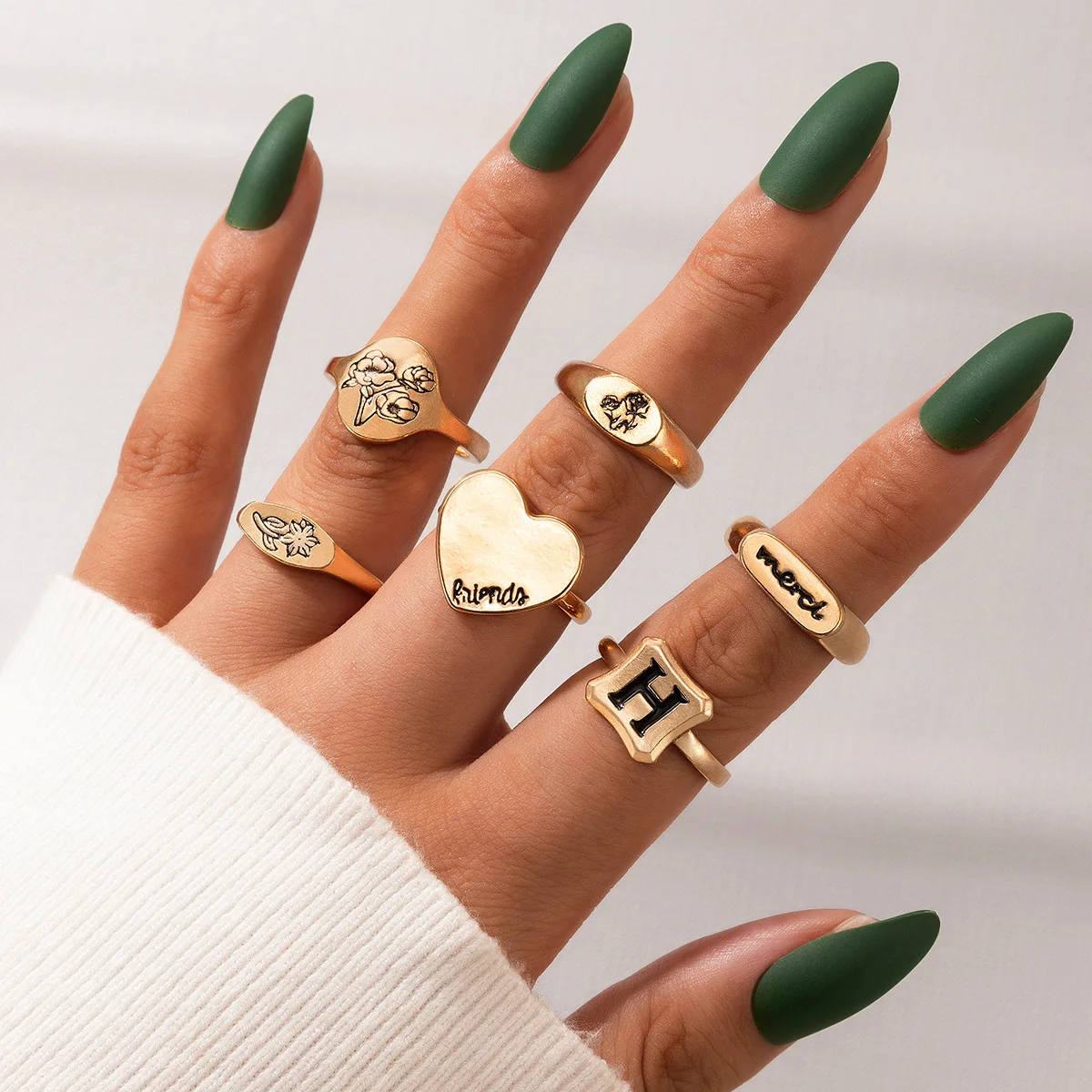 

Trend 6 Pieces Heart Letter Flower Finger Gold Ring Set For Women Female Fashion Jewelry Birthday Party Gift Wholesale