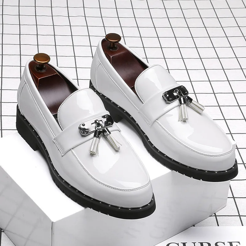 

Белые классические туфли WEH, Мужская модная обувь из лакированной кожи для мужчин, черные мужские лоферы с кисточками, роскошная офисная обувь для мужчин