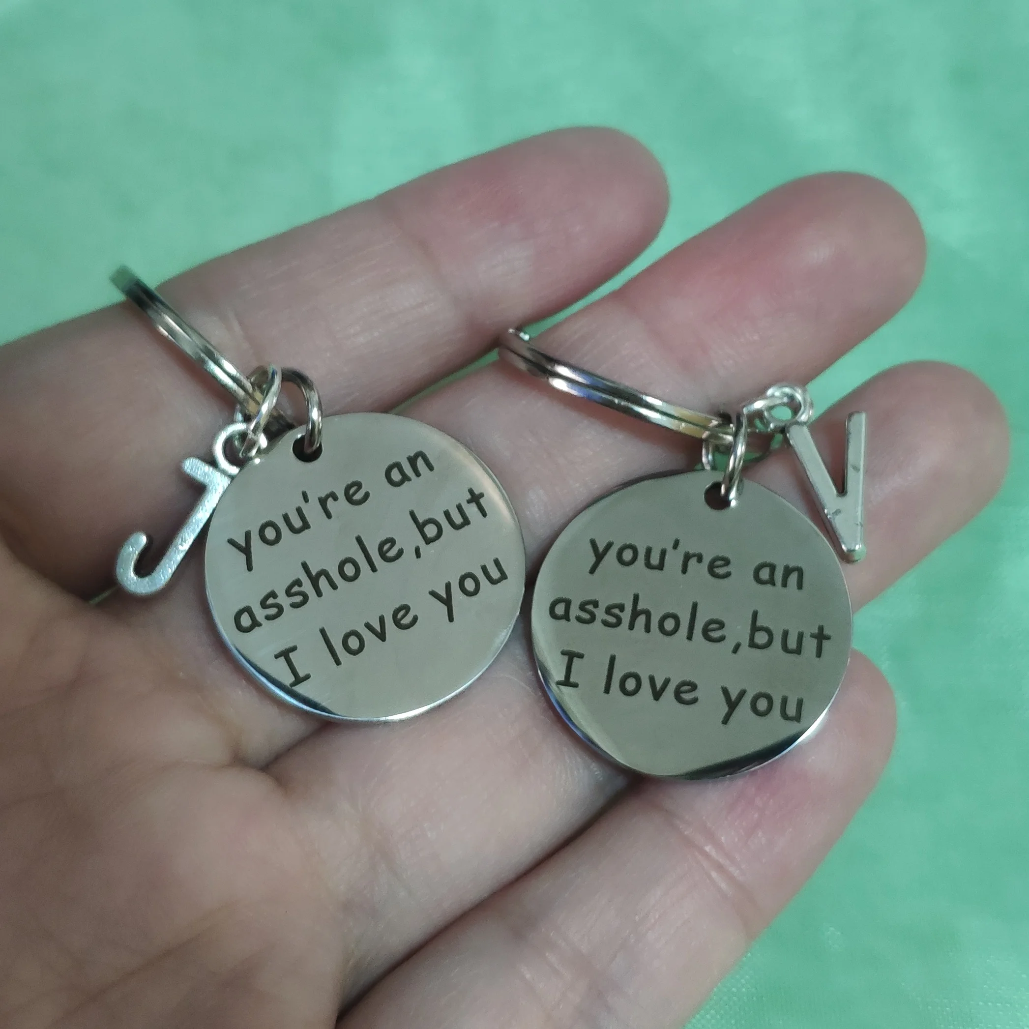 

Funny Phrase Keyring Metal Mirror Carabiner for Keys Stainless Steel Boyfriend Girlfriend Personality Couple Gift 26 Letters