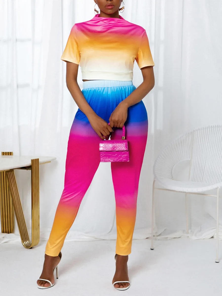 Летний комплект из шорт и топа с градиентными брюками