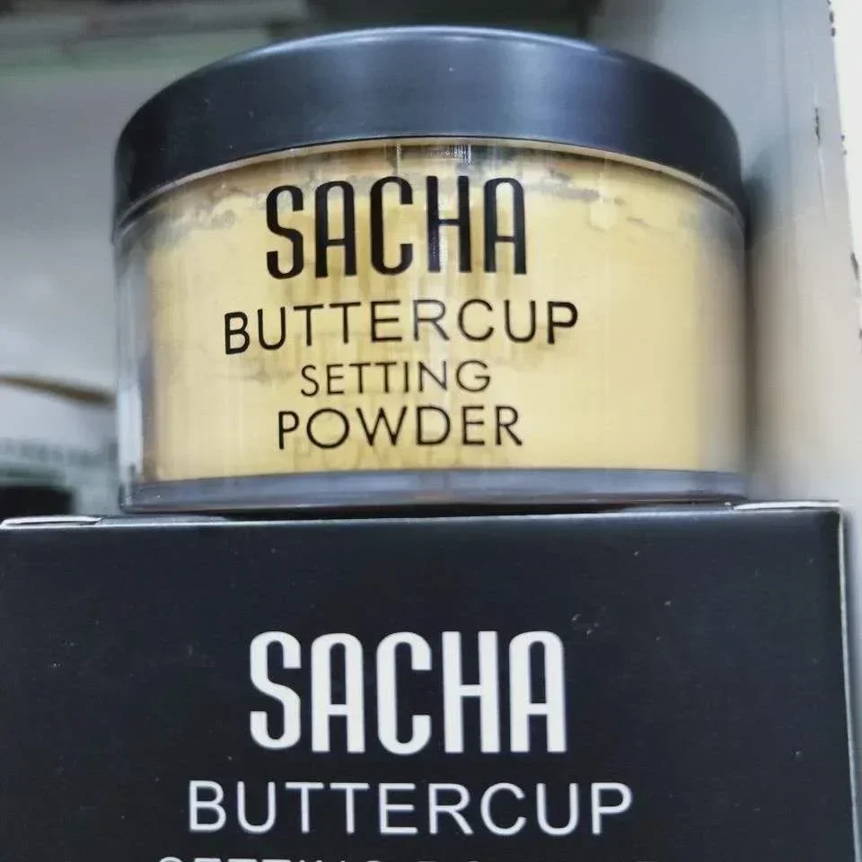 Фото Рассыпчатая пудра Sacha Buttercup Translucent для фиксации макияжа, основы или консилера №3