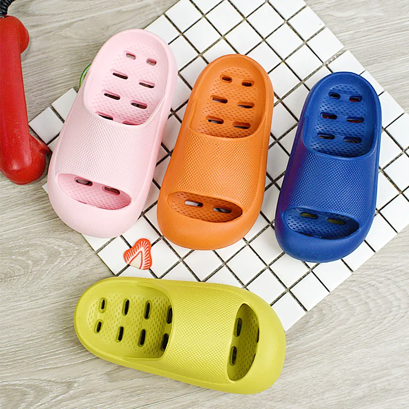 

YISHEN Kids Slide Slippers Sandal Chaussons Pour Enfants Cute Beach Water Shoes Flip Flop Boys Girls Shower Summer Slippers