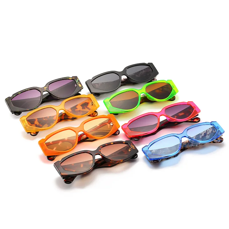 

DOISYER 2022 fashion hot selling small Frame cat's eye women and men sun glasses clear ocean gradient lens