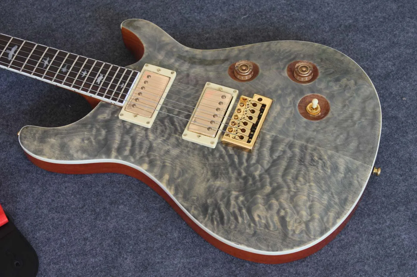 

Oem 6 String Electric Guitar,Quilted Maple Top, Gold Hardware , Free Delivery