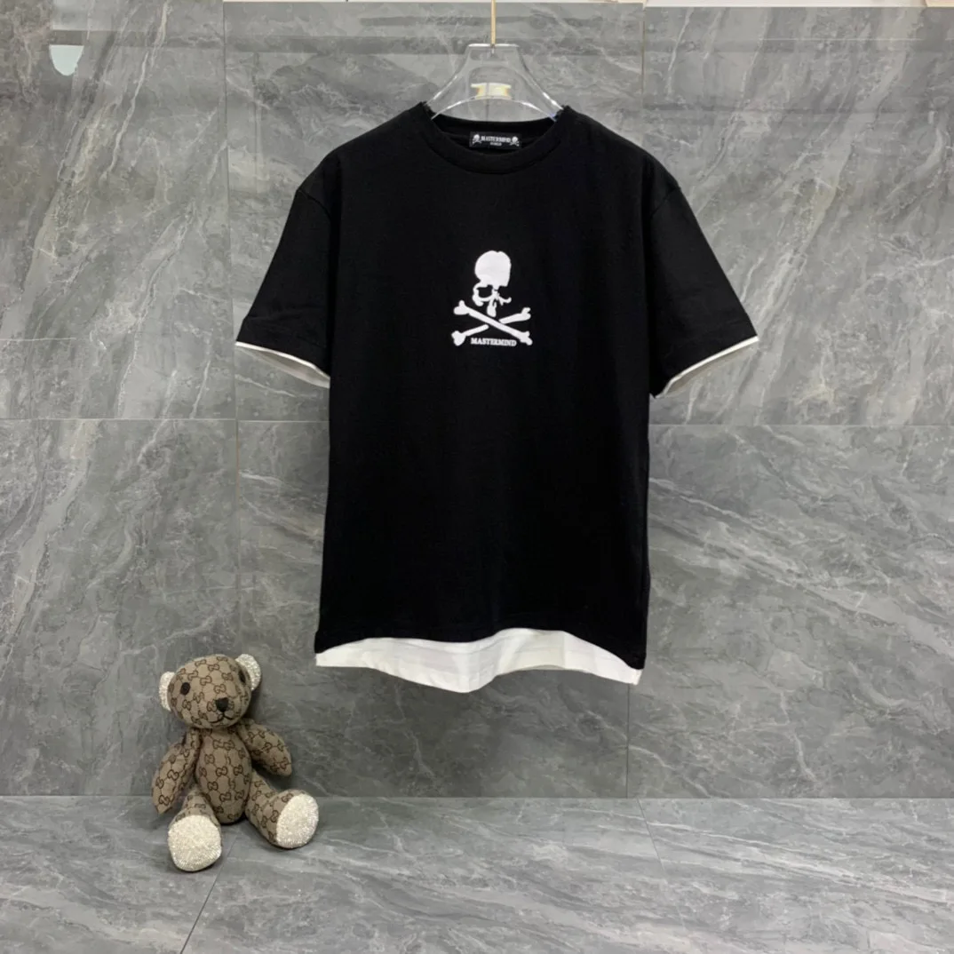 

2023 MASTERMIND Summer Europea MMJ fake two short-sleeved black white stitching skull print men and women T-shirt TX889