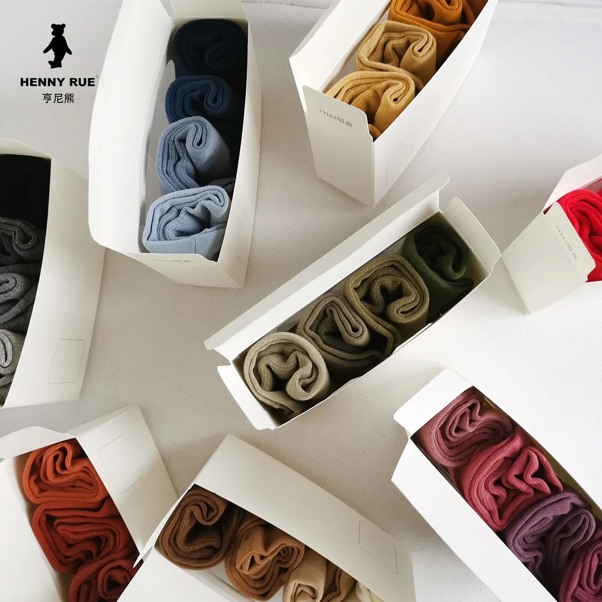 4pairs/box HENNYRUE 19 autumn and winter new basic polychromatic cotton lycra gift box combination women's socks.