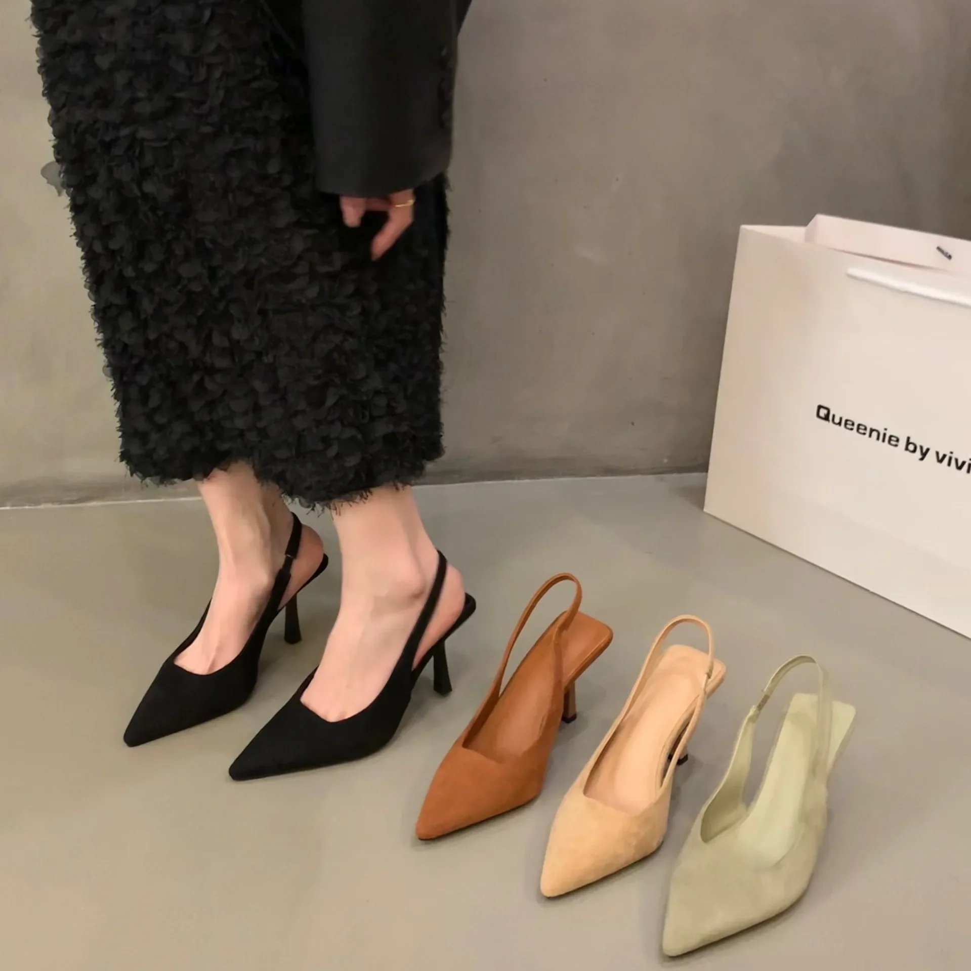 Женские сандалии на высоком каблуке черные босоножки с острым носком весна-лето