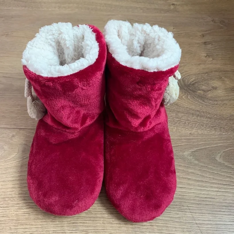 House Slipper Boots Womens Winter Warm Indoor Fur Ball Contton Plush Anti Skid Grip Soft Sole Home Fluffy Female Shoes Fashion
