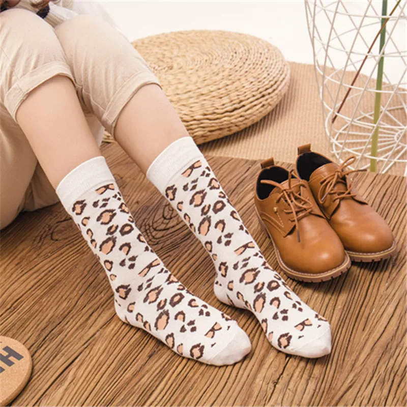 

Women Leopard Print Tube Socks Street Personality Girl Tide Middle Tube Socks Cotton Sweat-absorbent Breathable Soft Casual
