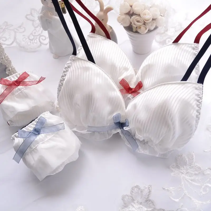 

No steel ring thin triangle cup bikini underwear comfortable sleeping bra casual girl large size lingerie panty set