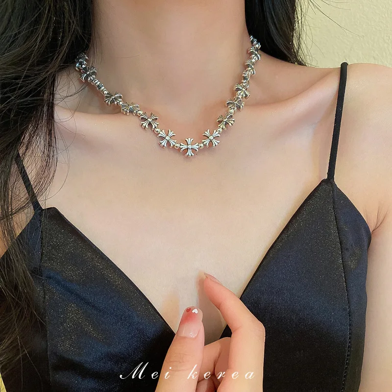

DEAR-LIFE Creative irregular cross black gallstone necklace dark wind fashion collarbone chain fashion accessories