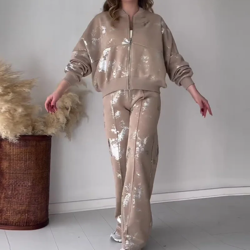 Спортивный костюм женский из двух предметов куртка на молнии и штаны винтажная