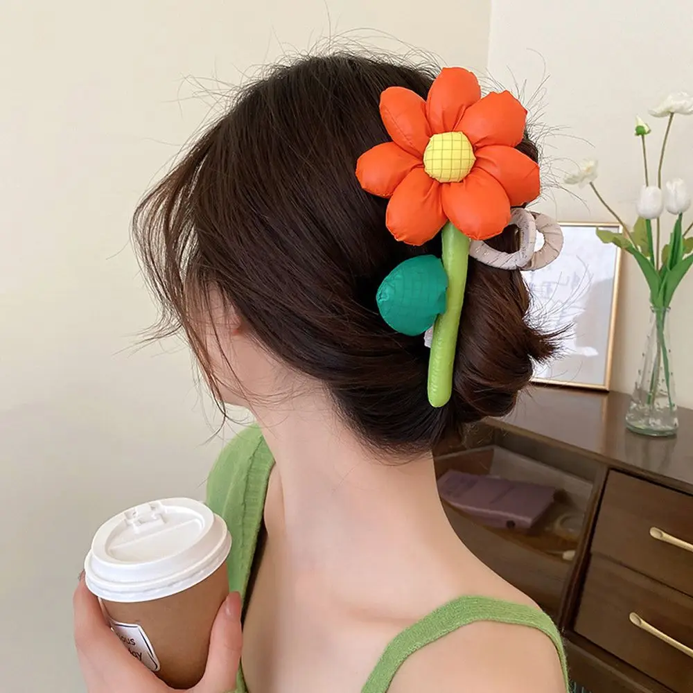 

Korean New Elegant Flower Hair Claw Sweet Shark Clip Letter Hair Crab Clip Large Shark Clip Female Hair Accessories Gifts