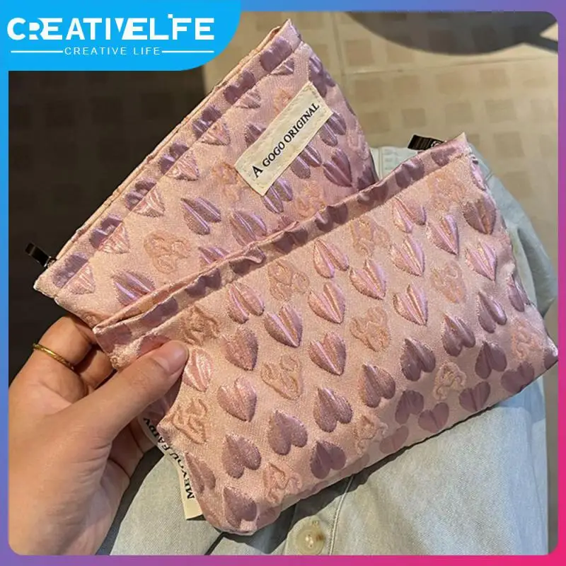 

Multifunctional Storage Pouch Portable 3d Keys Organizer Bag Gold Thread Woven Fabric For Girls Red Bag Small Makeup Organizer