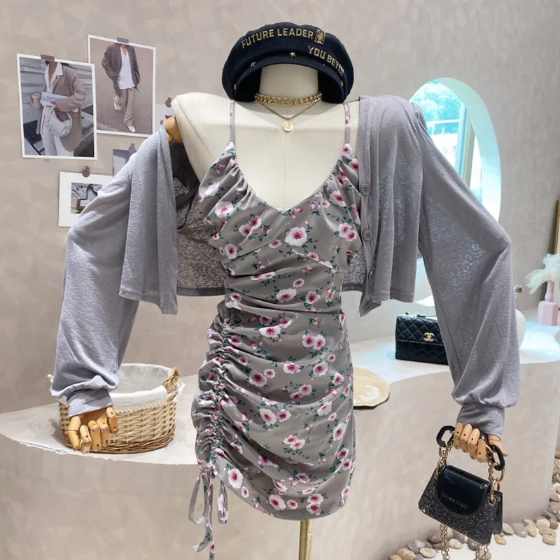 

Niche Design New Women 2022 Summer Versatile Knitted Sunscreen Shirt Floral Suspender Drawstring Pleated Dress Two Piece Set