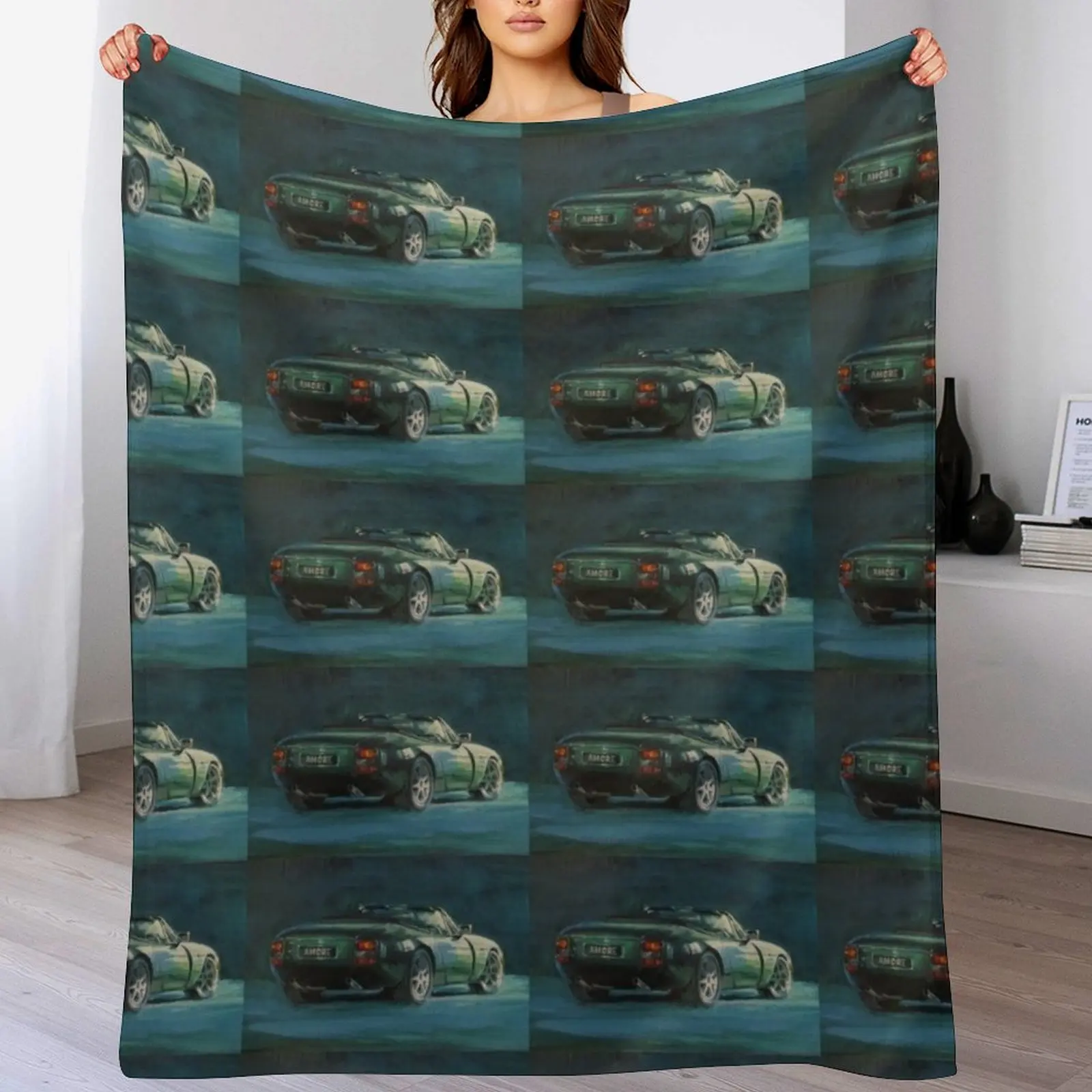 Спортивная машина TVR Griffith в зеленом цвете Throw Blanket